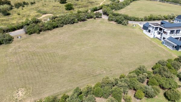 2 723 m² Land