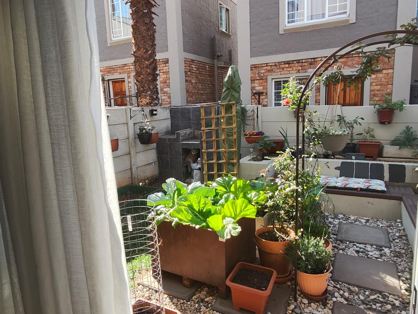 2 Bedroom Townhouse in Olivedale