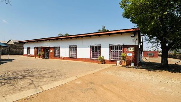 1 883  m² Industrial space