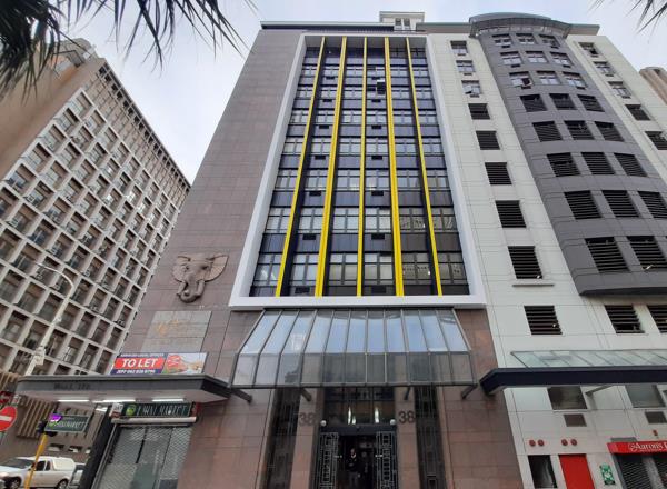 326 m² Commercial space