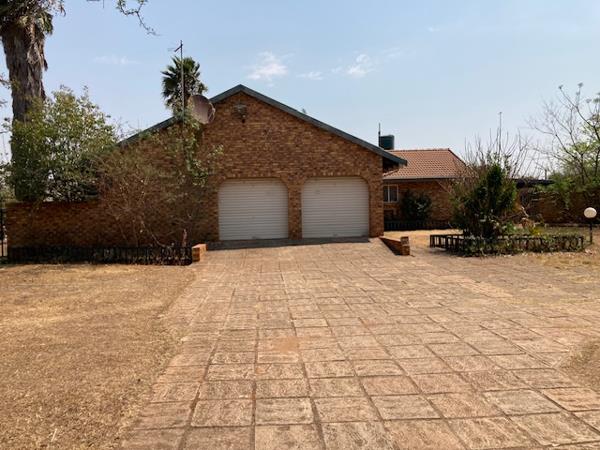 8 000 m² Smallholding