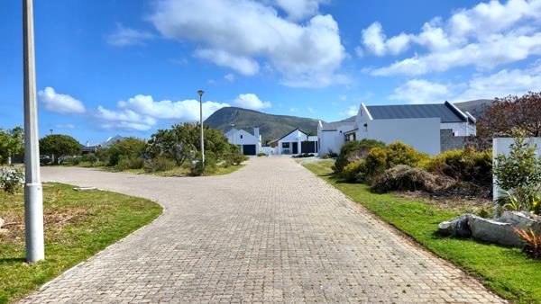 325 m² Land
