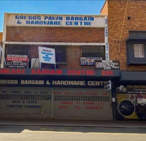 736 m² Commercial space