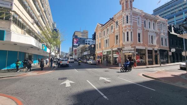 321  m² Commercial space