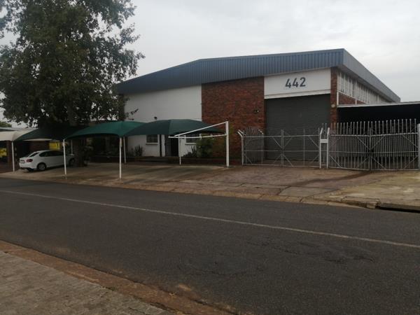 1 017 m² Commercial space