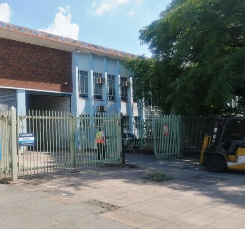 3 300  m² Commercial space