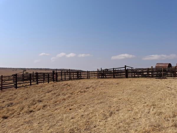 332.9 ha Farm