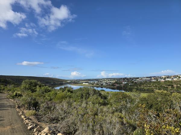 700 m² Land