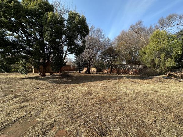 1 500 m² Land