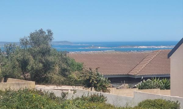 758 m² Land