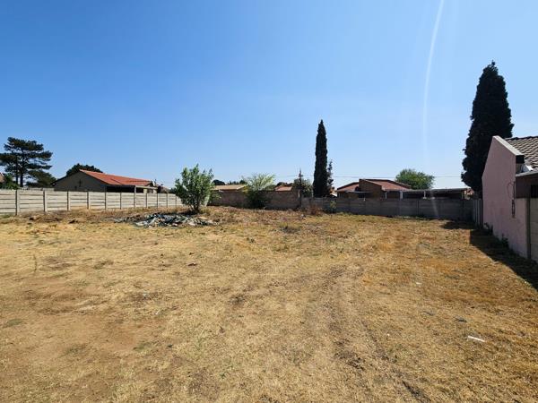 352 m² Land