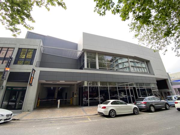 860  m² Commercial space