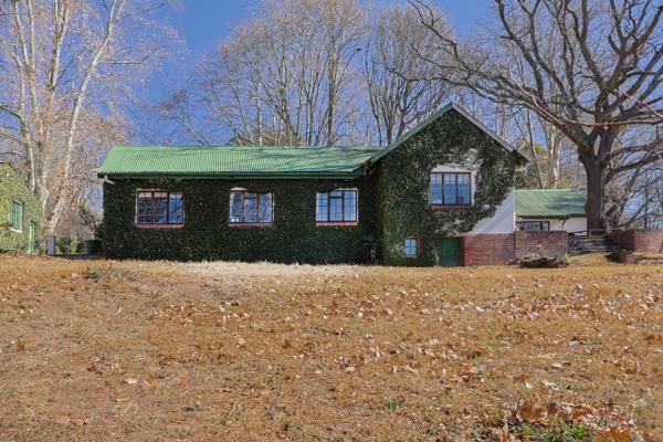 38 m² Farm with House