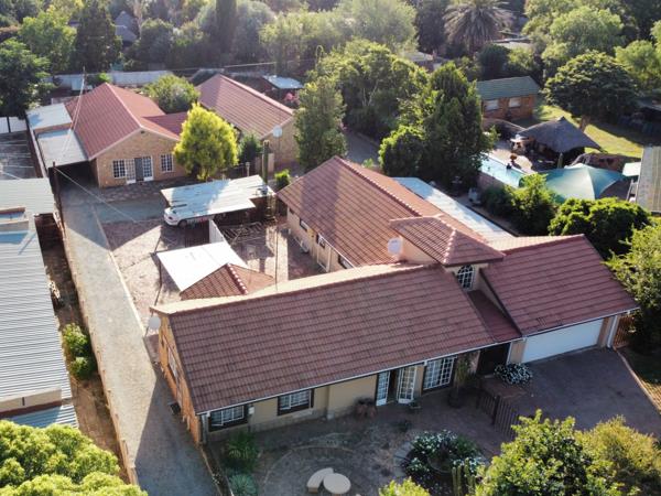10 Bedroom House