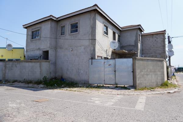 6 Bedroom House