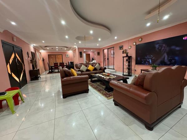 5 Bedroom House