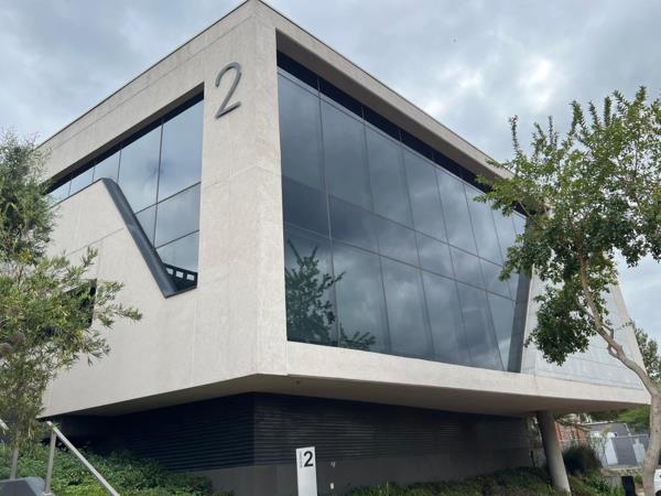 674 m² Commercial space