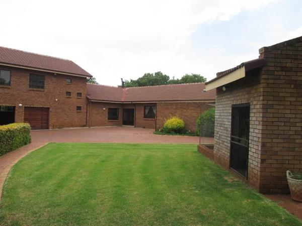 5 Bedroom House