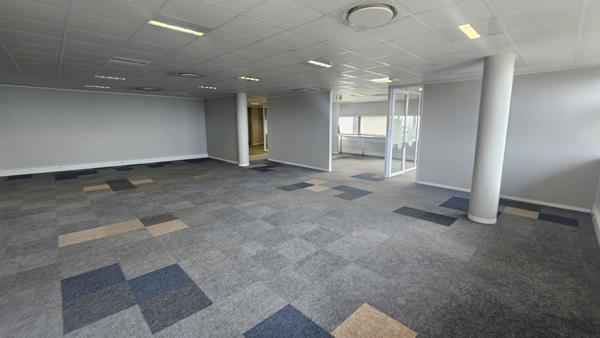 370.6  m² Office Space
