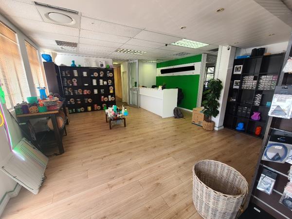 207.4  m² Commercial space