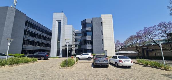 711  m² Commercial space