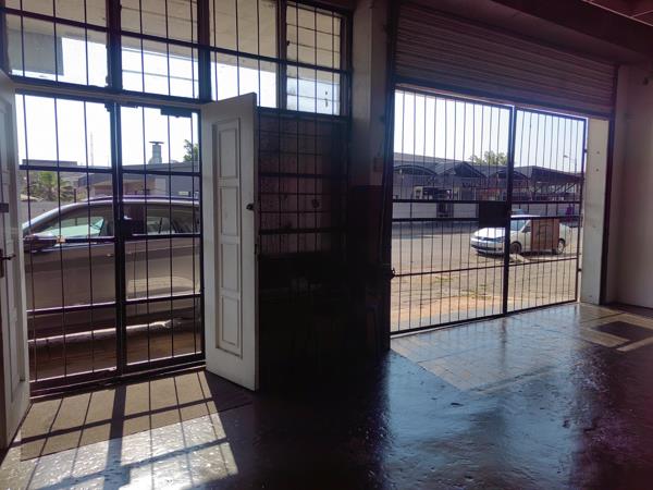 1 350 m² Commercial space