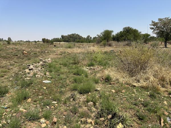 1 645 m² Land