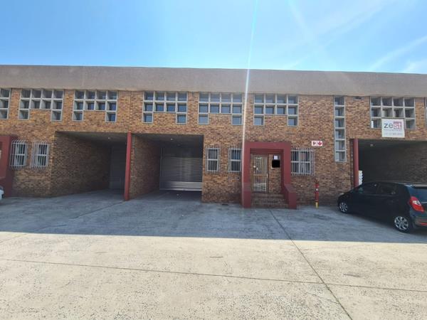 366  m² Industrial space