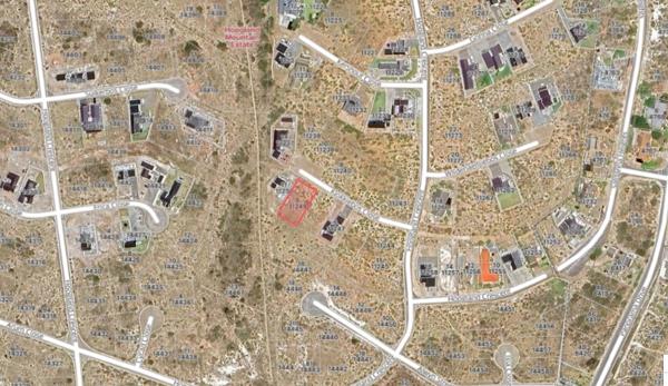 594 m² Land