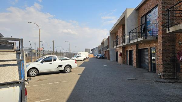 137  m² Industrial space