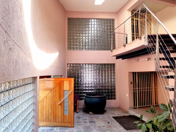 183  m² Office Space