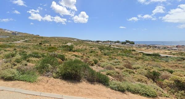 300 m² Land