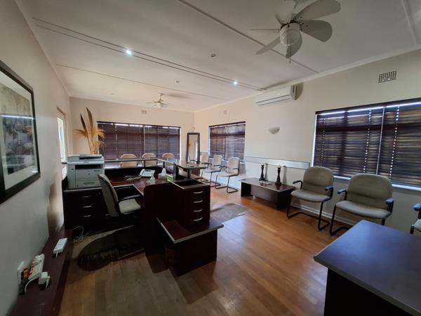 209  m² Commercial space