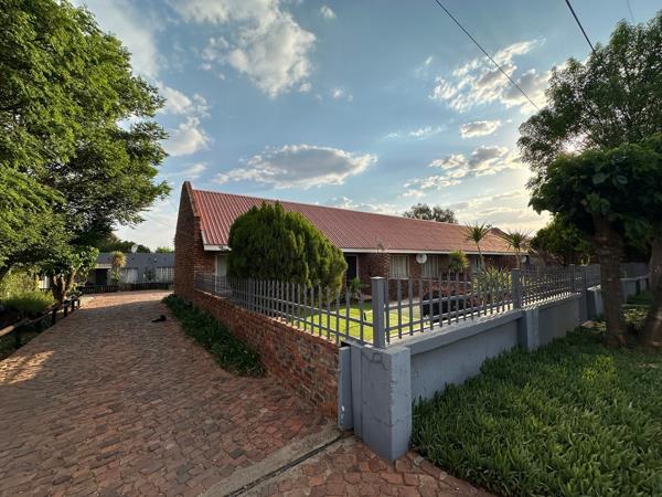 1 905  m² Commercial space