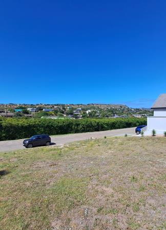 560 m² Land