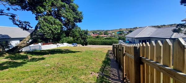 560 m² Land