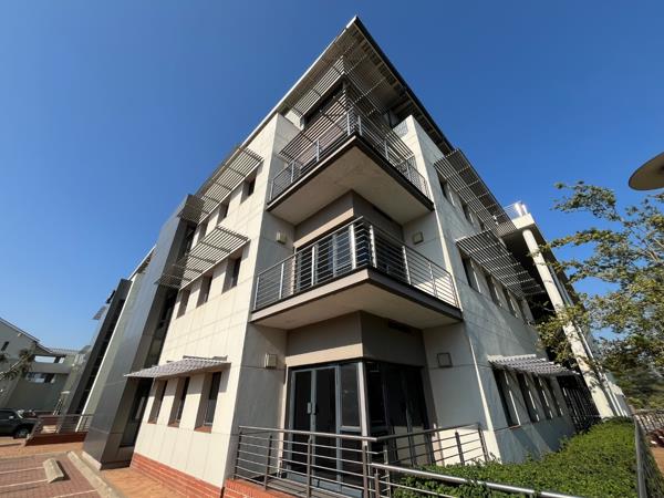 1 100  m² Commercial space