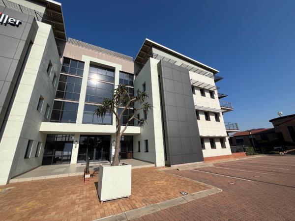 566  m² Commercial space