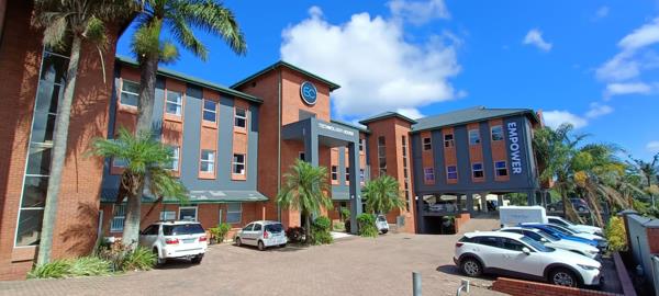 332 m² Commercial space