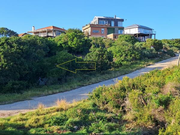 735 m² Land