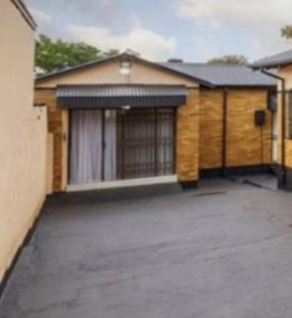 6 Bedroom House