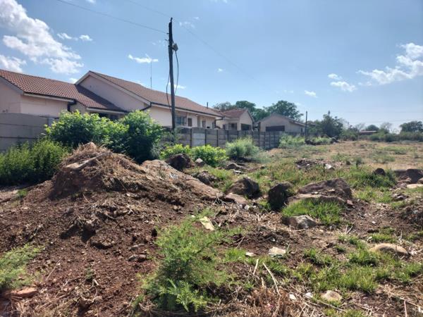 1 190 m² Land