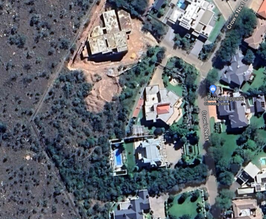 3 700 m² Land