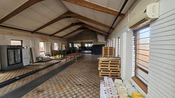 700  m² Commercial space