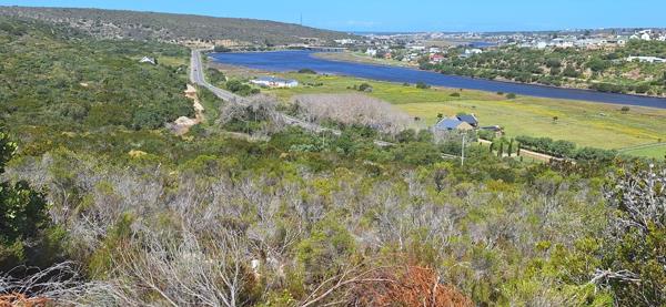 700 m² Land