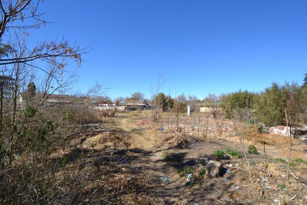 1 004 m² Land