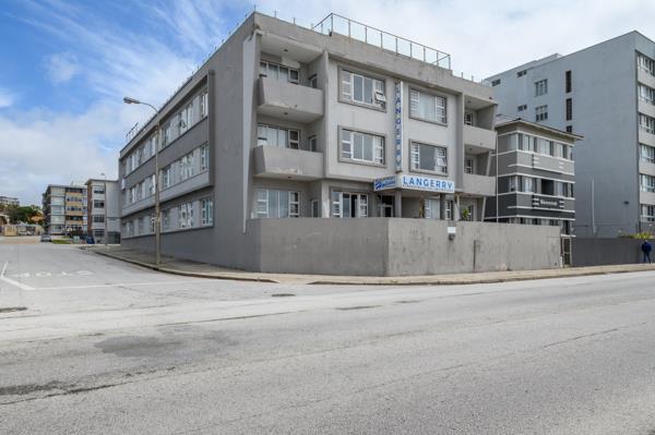 1 695  m² Commercial space