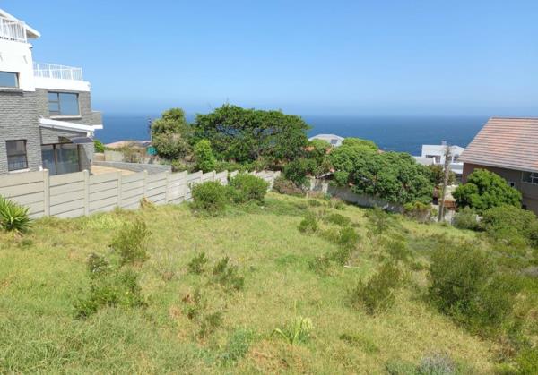 752 m² Land