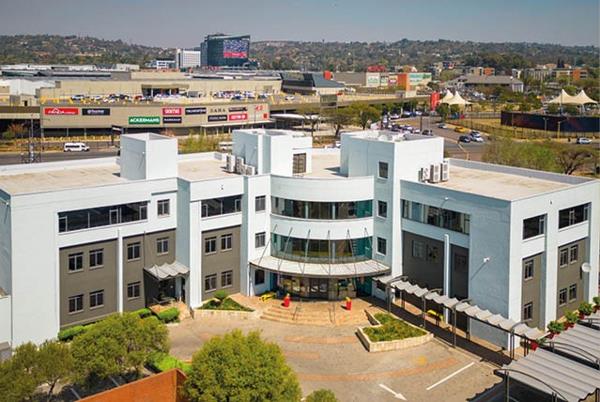 2 378 m² Commercial space