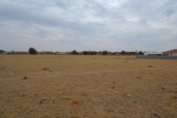 874 m² Land